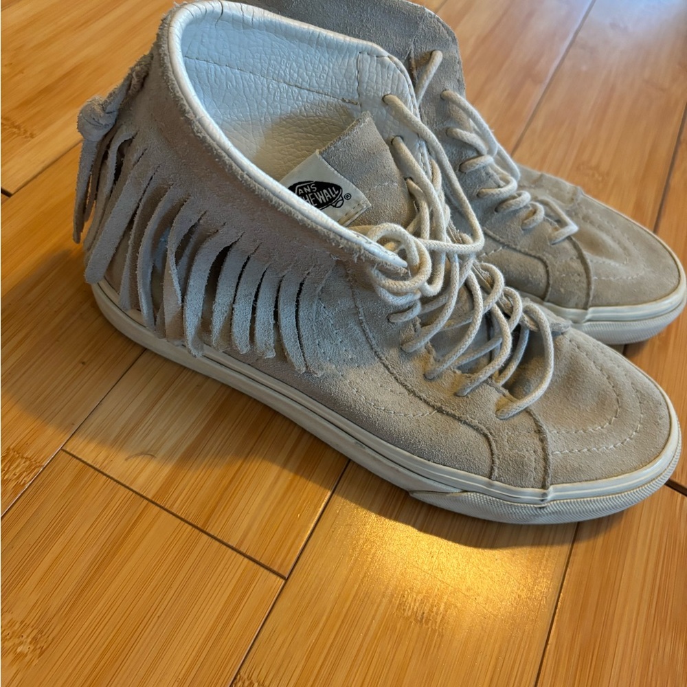 Women’s Vans 7.5 Suede Fringe High-Top Sneakers